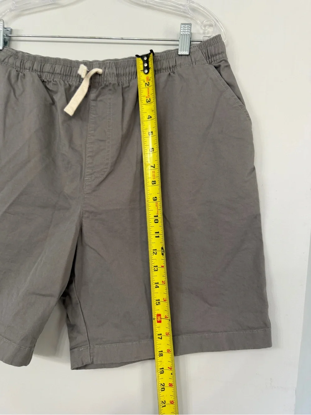 Chubbies Mens XL Gray flat front cotton twill elastic waist drawstring 7” shorts - Picture 3 of 8